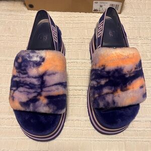 UGG “Fluff Yeah” Disco Marble Slide in Violet